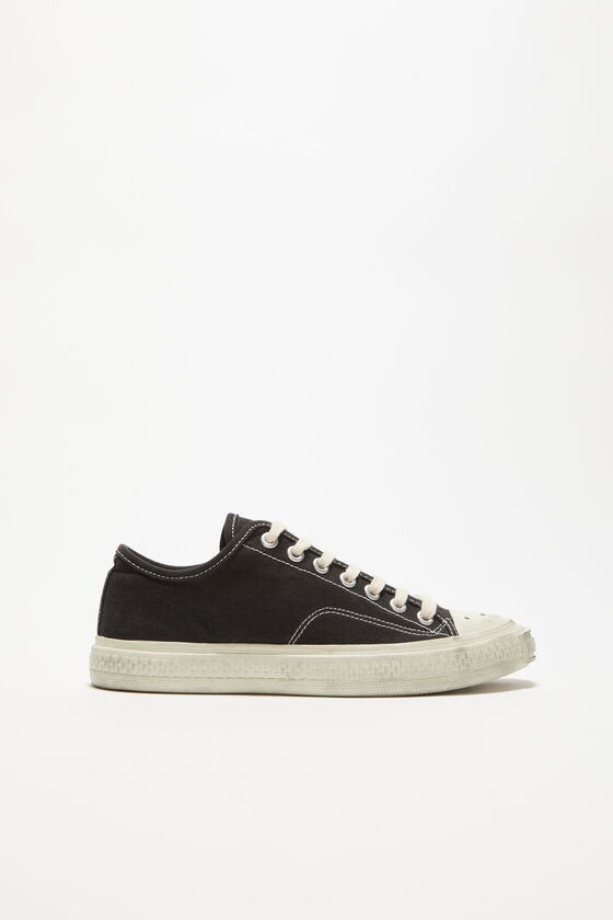 (image for) Acclaimed Low top sneakers